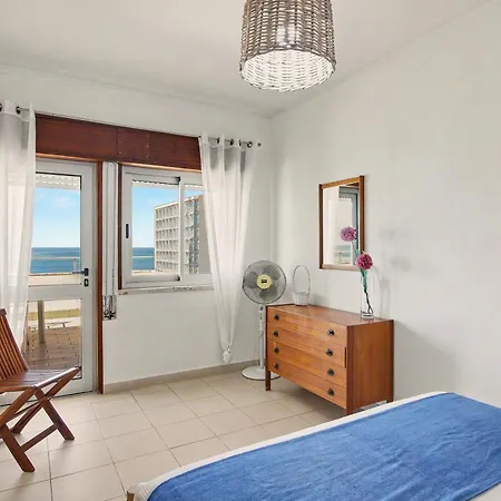 Casa de Férias T1 Com Terraço Em Frente A
