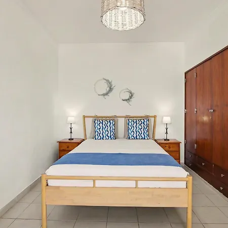 Prázdninový dům T1 Com Terraco Em Frente A Quarteira